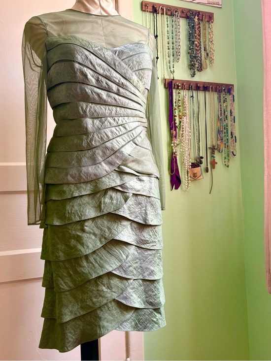 Adrianna Papell Dresses & Skirts - Adrianna Papell Green Sheer-Overlay Tiered Cocktail Mermaid Dress Set NWOT